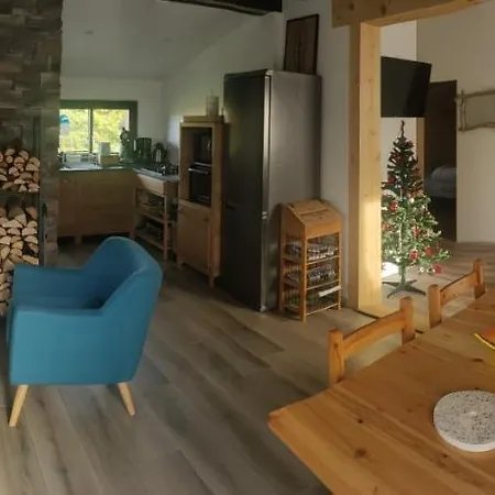 La Tanière Du D Aiguebelette Hébergement de vacances *